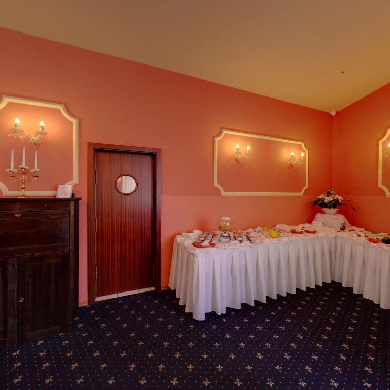 Hotel Twins II Варшава Экстерьер фото